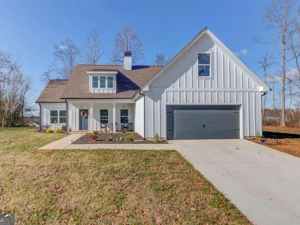 212 Maple Dr, Commerce, GA 30529