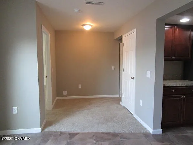 820 Baker St — Photo 13
