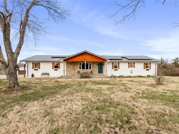 32600 W 359th St, Osawatomie, KS 66064
