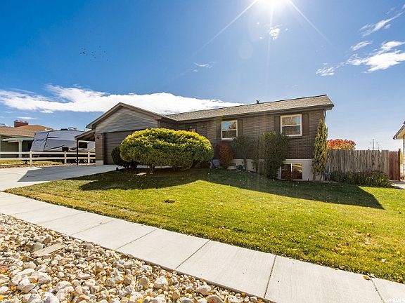 2nd image of 983 W River Point Cir