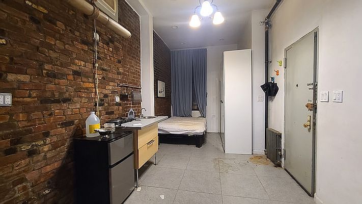 2nd image of 76 Forsyth St #1A