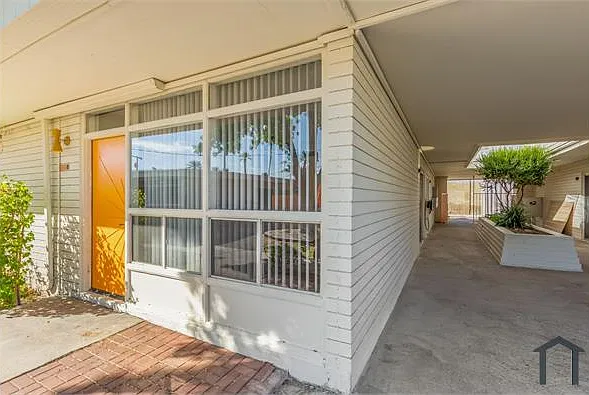 2 bed, 935 sqft, $2,100 — Photo 1