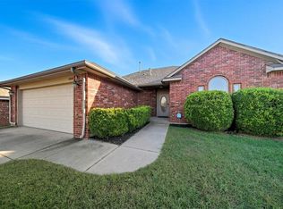 12520 SW 12th St, Yukon, OK 73099