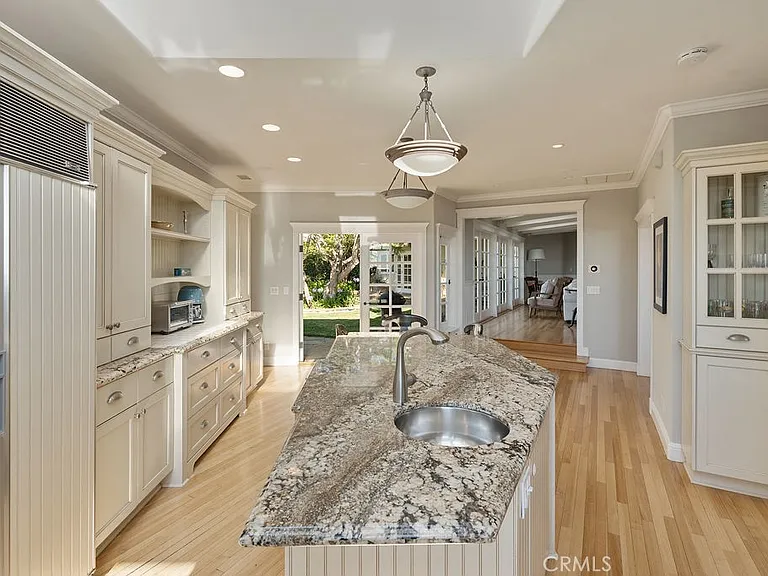 407 Mendoza Ter — Photo 34