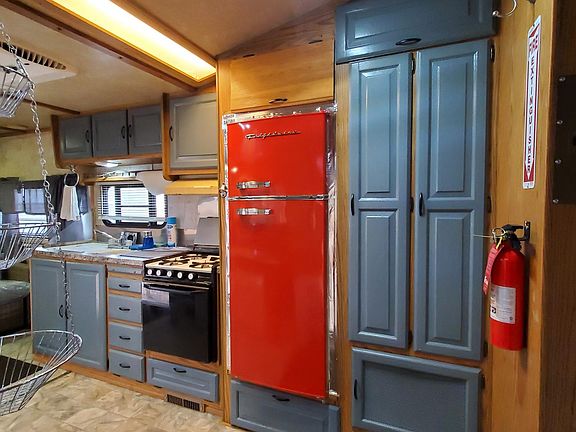 4th image of 1295 E Davidson St #2