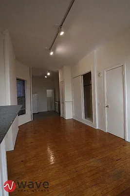 Rented by Wave Real Estate Group | media 8