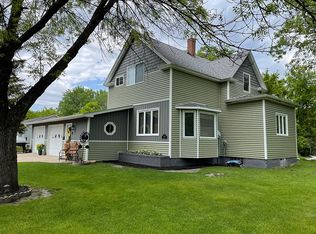 838 N Minnesota St, Warren, MN 56762