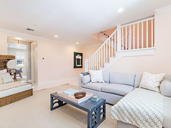 5th image of 335 Flamingo Dr