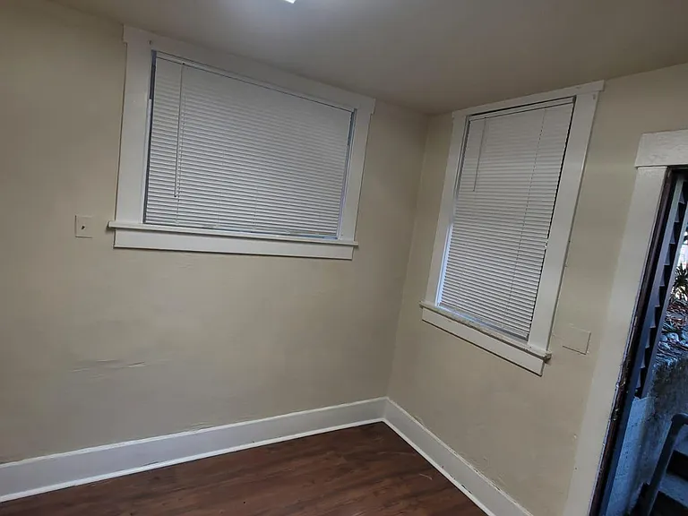 5033 Brooklyn Ave NE #C — Photo 2