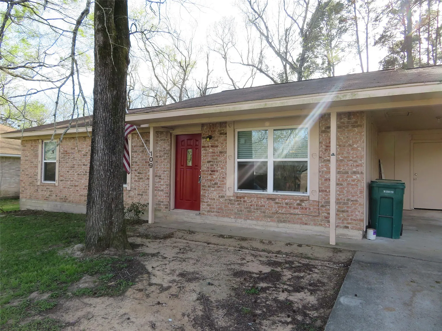 3 bed, 1.5 bath, 1014 sqft, $1,600 — Photo 3