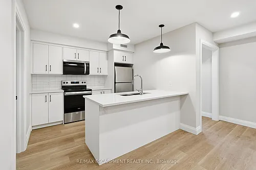 231 Park St N #2 Photo 1