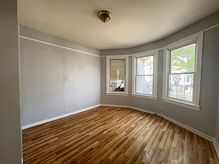 11 Dwight St #2 — Photo 3