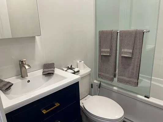 Rented by 18 REALTY | media 48