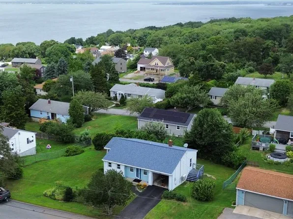 130 Brackett Ave, Tiverton, RI 02878