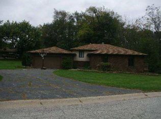 425 Shorewood Ct, Valparaiso, IN 46385