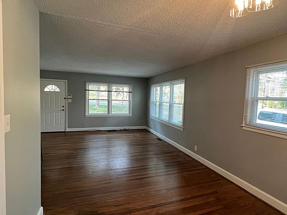 2nd image of 3701 Tremont Dr