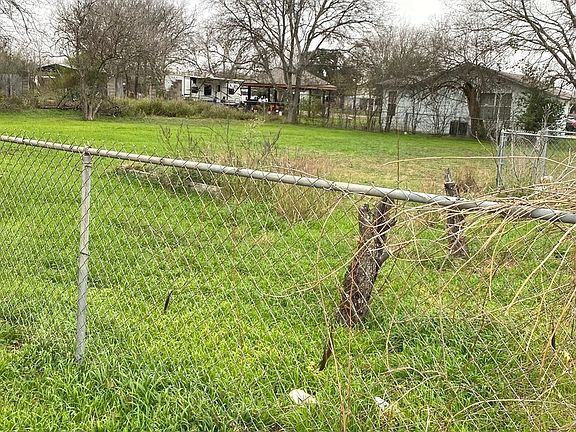 5th image of 122 GILLETTE BLVD