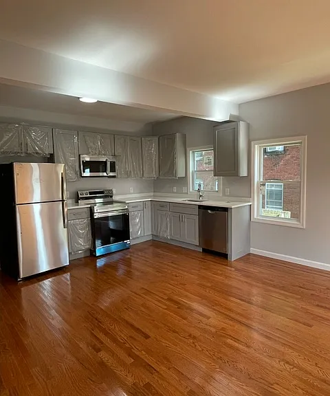 109 Beacon St — Photo 2