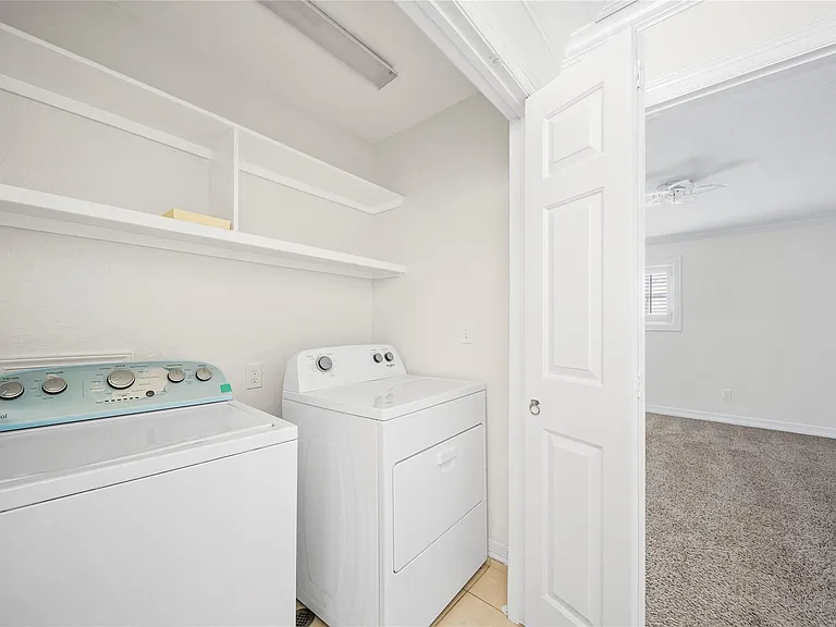 1573 W Sam Houston Pkwy S — Photo 12