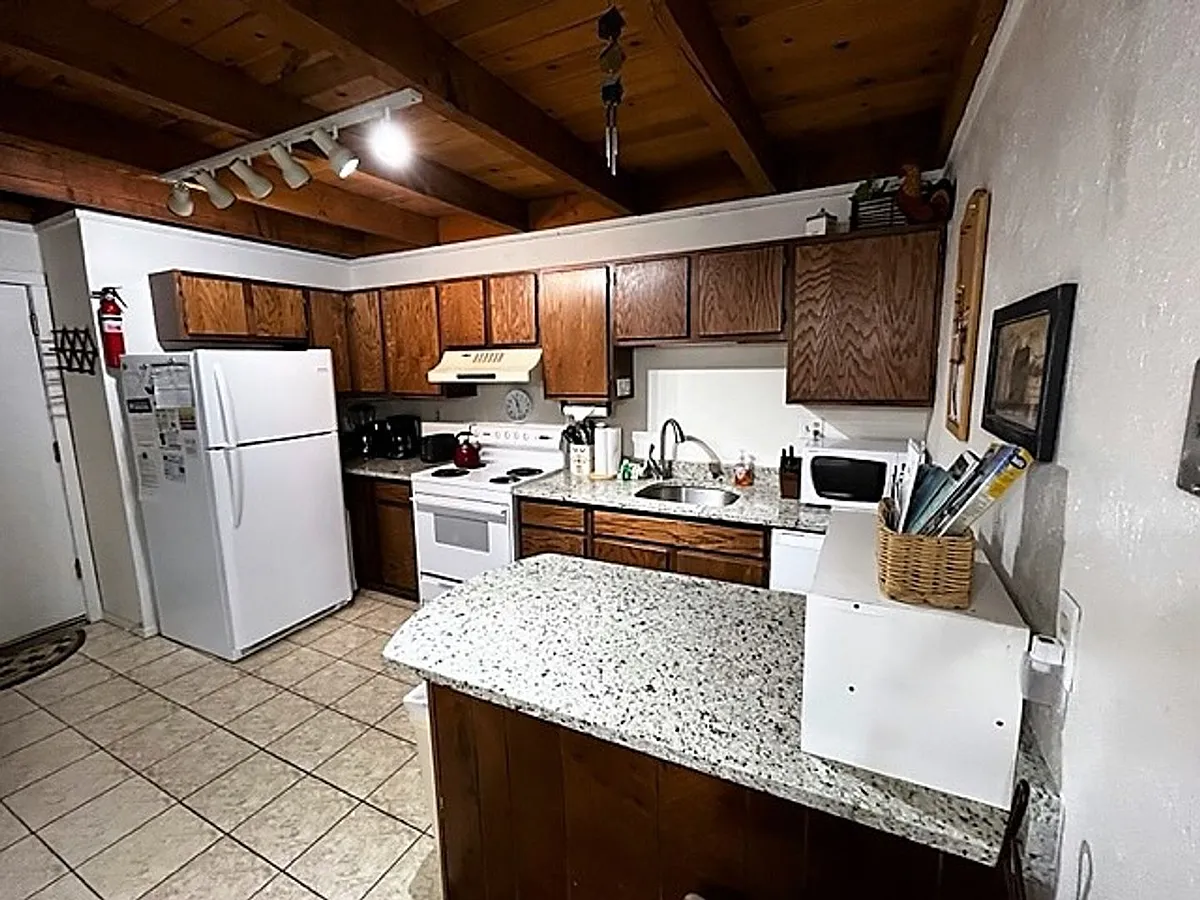 Building Photo - 4200 Lodgepole Ct #208