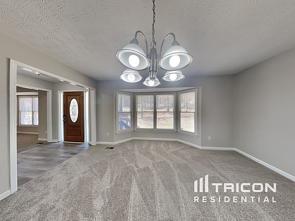 4th image of 220 Cypress Cir