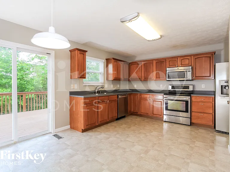 6311 Sara Ct — Photo 6
