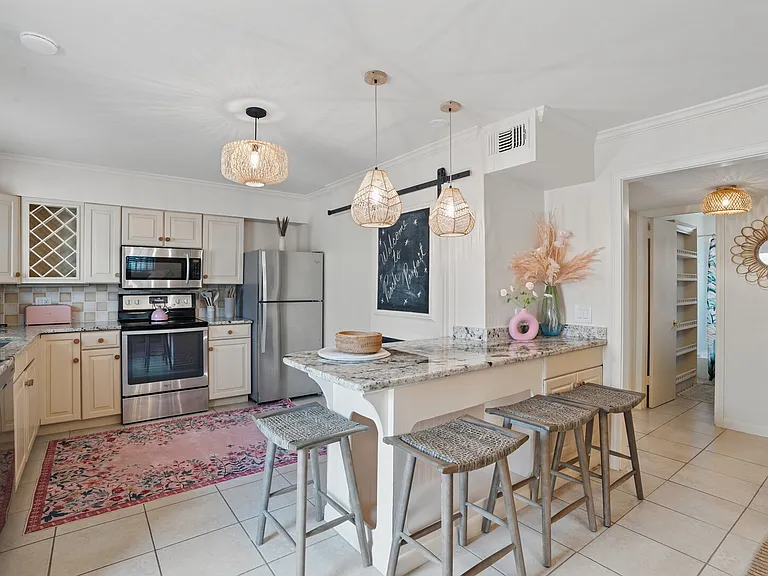 Congdon Rd — Photo 9