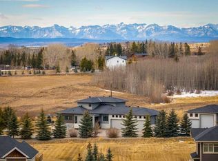 2 E Willow Creek Grn, Rocky View County, AB T3R 0K3