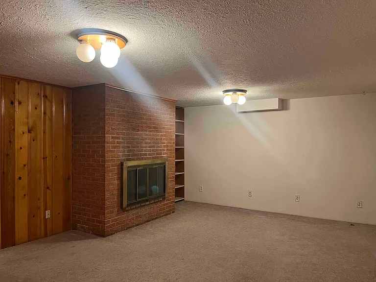 1754 Palmer Park Blvd — Photo 14