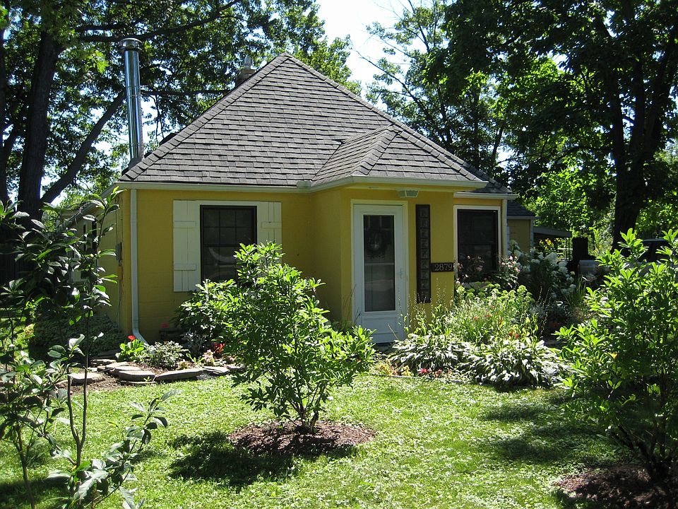 Great curb appeal!