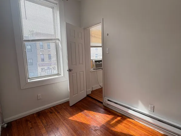 1839 Park Place image 4 of 13