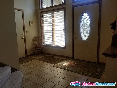 3rd image of 5725 Portland Ave