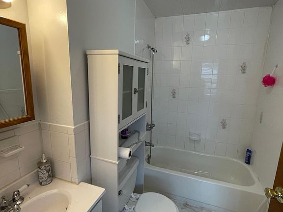 5th image of 65 Windom Ave #1