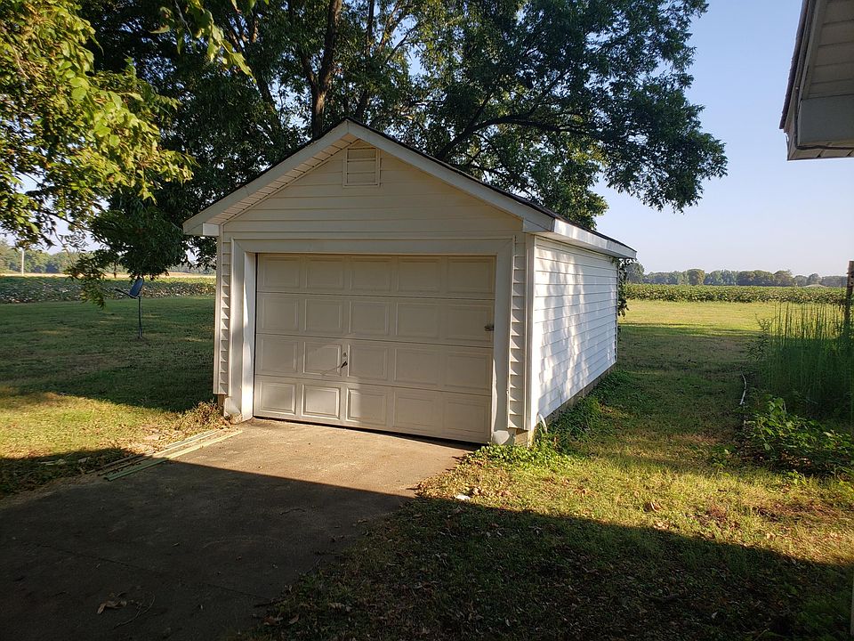 2nd image of 1668 Old Fowlkes Rd