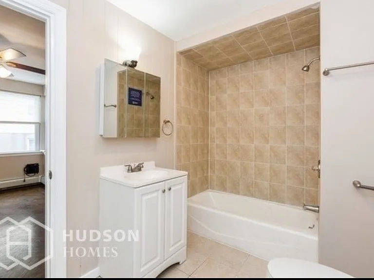 433 Central Ave #1 — Photo 3