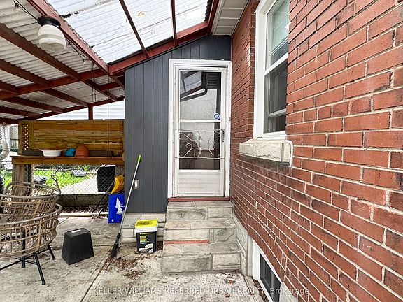 2nd image of 157 Harding Blvd #Basement