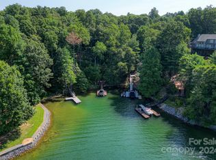 1600 Lillians Point Ct, Morganton, NC 28655