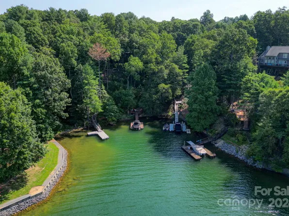 1600 Lillians Point Ct, Morganton, NC 28655