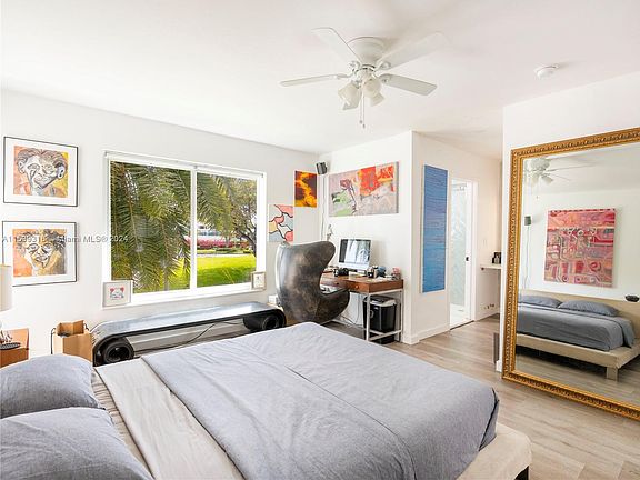3rd image of 1631 NE 114th St APT 209