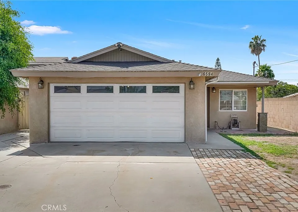 6594 Naomi Ave