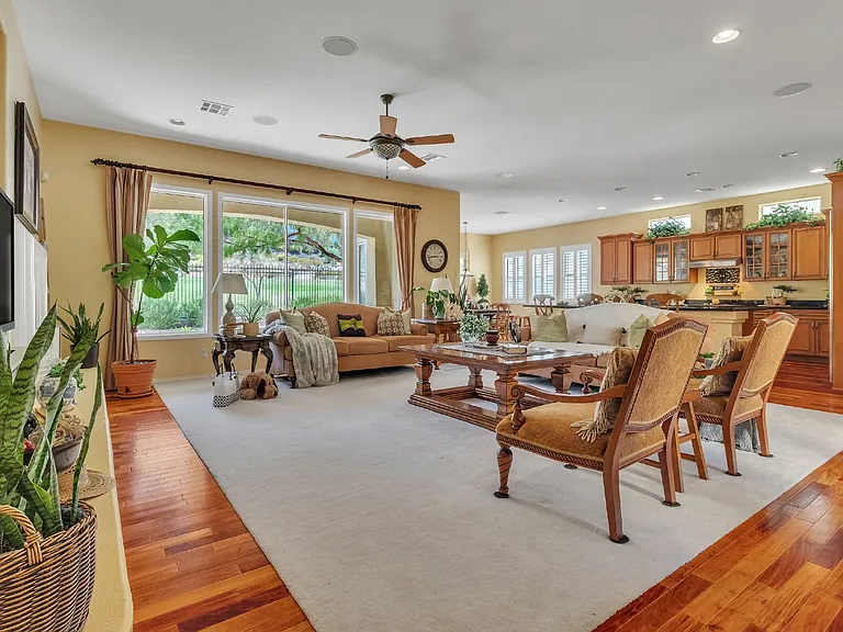 1455 Foothills Village Dr — Photo 16
