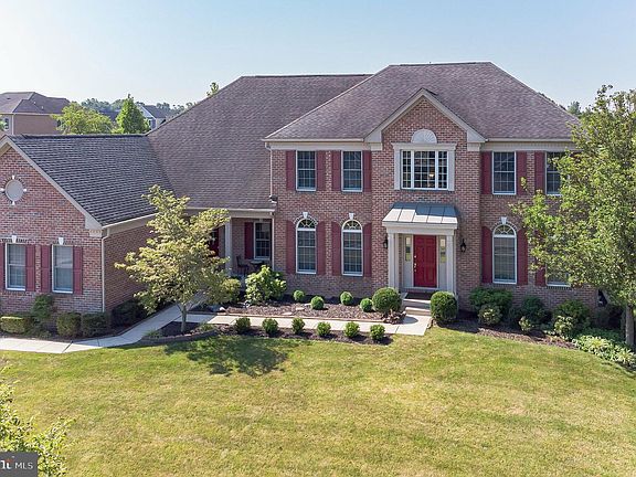 2nd image of 501 Bridle Dr