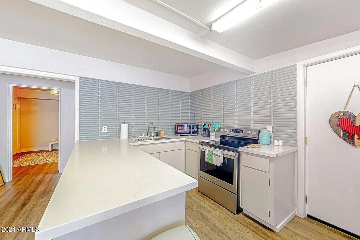 2 bed, 1.0 bath, 1058 sqft, $1,625 — Photo 4