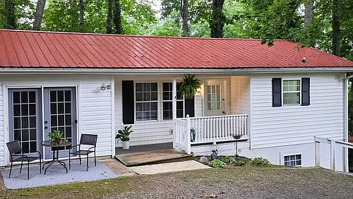 90 Taylor Ave Photo 1