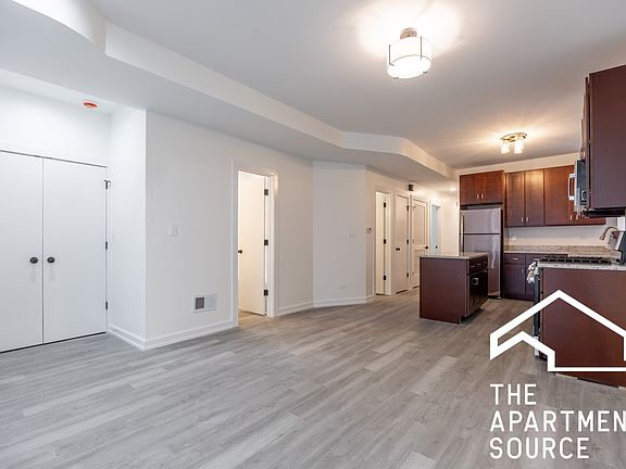3rd image of 1014 N Hamlin Ave #1