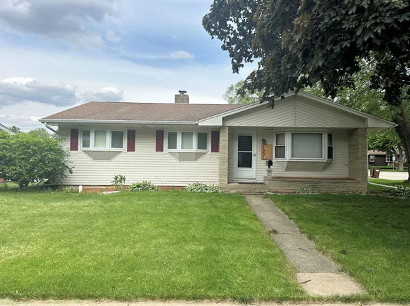 1001 Westview Dr, Rochelle, IL 61068