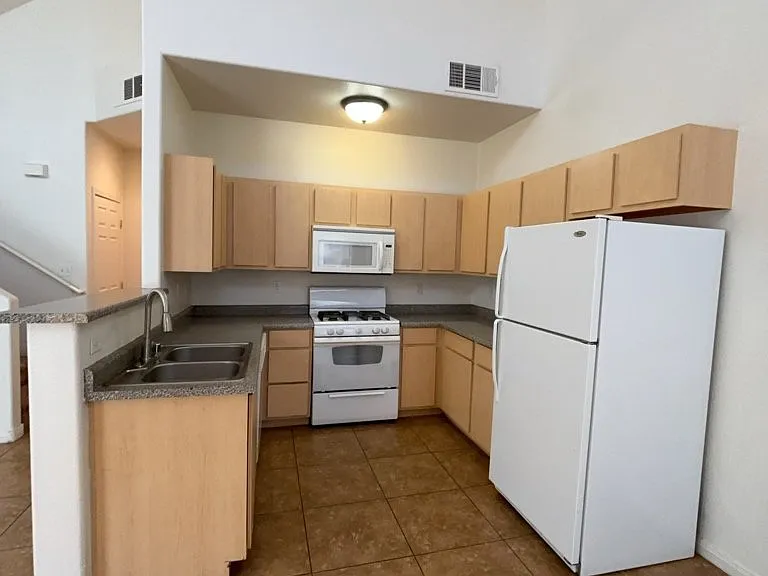 4915 E Russell Rd #180-6 — Photo 14