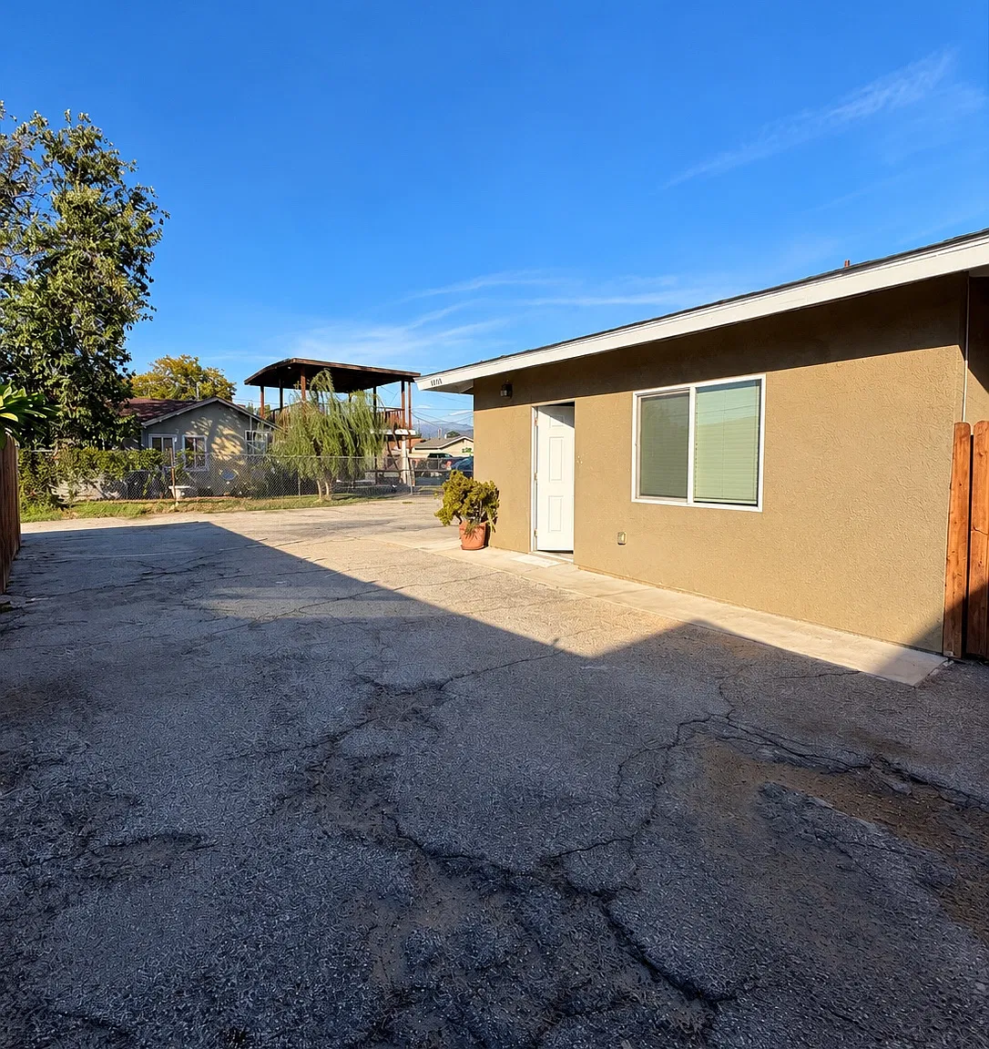 Studio, 400 sqft, $1,600 — Photo 2