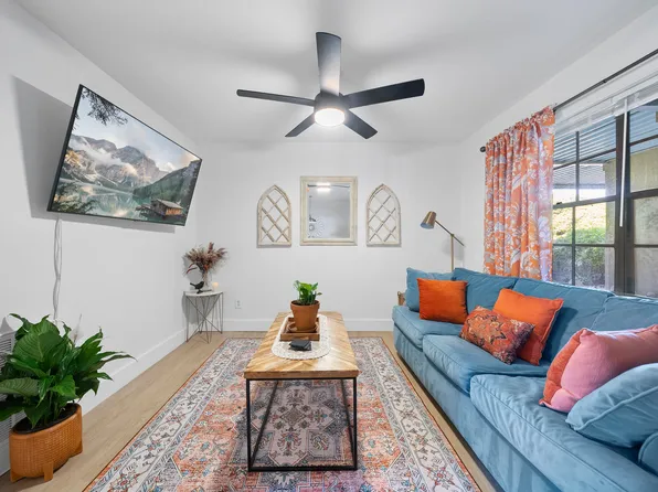 807 W Trinity Ave APT 127, Durham, NC 27701