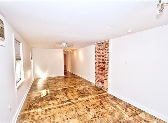 3rd image of 2922 Oreilly St #1/2